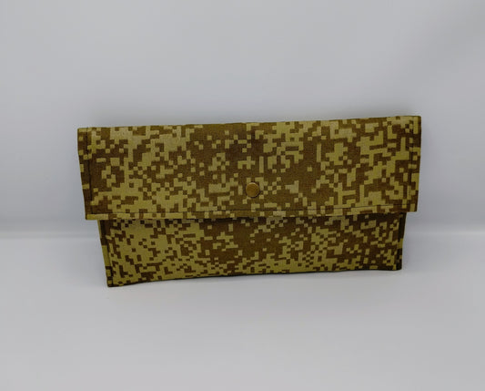 Digital Clutch